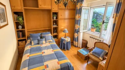 Apartment on Paseo de La Grua photo 6