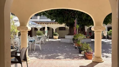Local comercial en venta en Avenida de la Almadrava - Vista 2