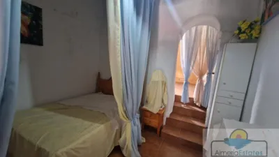 House in the Centre photo 12