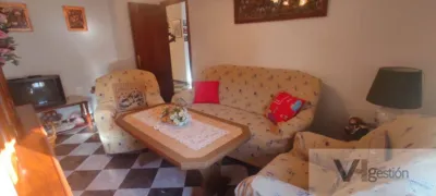 House in - Close to the Centre photo 6