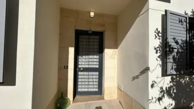 Semi-detached house on Calle Julian Atalaya photo 11