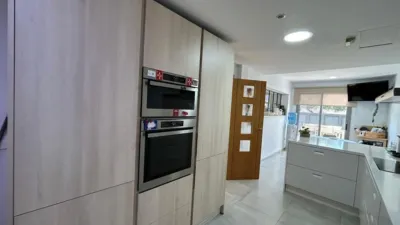 Semi-detached house on Calle Julian Atalaya photo 18