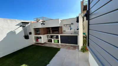Semi-detached house on Calle Julian Atalaya photo 3
