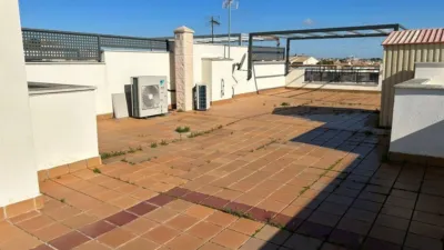 Semi-detached house on Calle Julian Atalaya photo 5