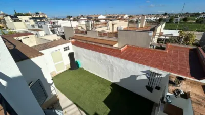 Semi-detached house on Calle Julian Atalaya photo 7