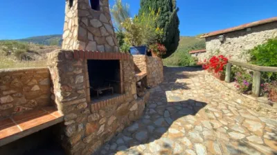 Rustic Finca for Sale in Venta de los Herradores photo 4