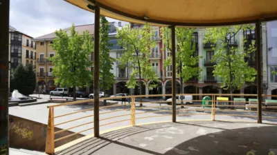 Piso en alquiler en Calle Plaza Mayor, Centro (Torrelavega) de 1.100 €<span>/mes</span>