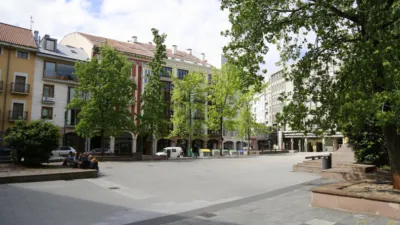 Piso en alquiler en Calle Plaza Mayor, Centro (Torrelavega) de 1.100 €<span>/mes</span>