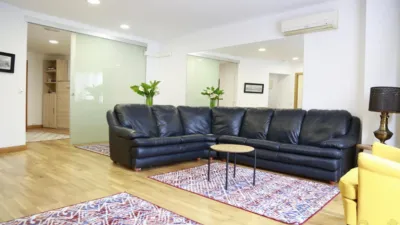 Piso en alquiler en Calle Plaza Mayor, Centro (Torrelavega) de 1.100 €<span>/mes</span>