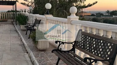 Casa – Albatera, Urbanización Serralba - Más