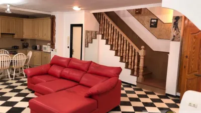 House in the Centre photo 2