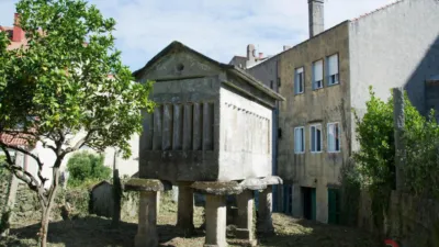 House in the Centre photo 2