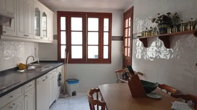 House in the Center photo 2