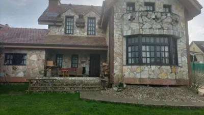 Chalet en venta en Barrio la Iglesia - View 2