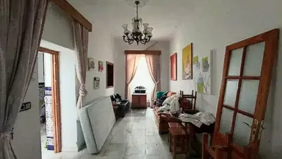 House in Centre photo 14