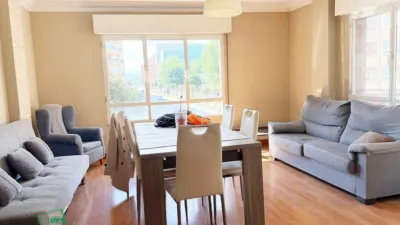 Apartment on Hermanos Menéndez Pidal Street
