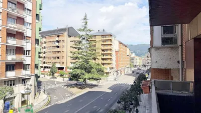 Apartment on Hermanos Menéndez Pidal Street photo 3