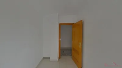 Flat on Calle del Pintor Josep Mongrell, 11 photo 13