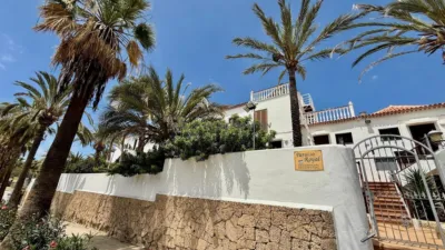 Studio at Avenida Santiago Puig, 1 photo 3