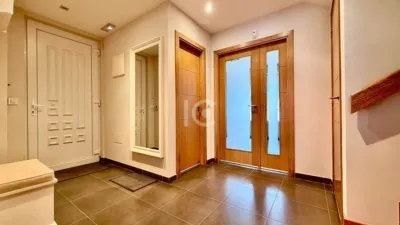 Chalet en venta en Calle Trasmiera - Más