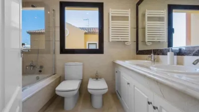Townhouse on A-7 Oeste photo 8
