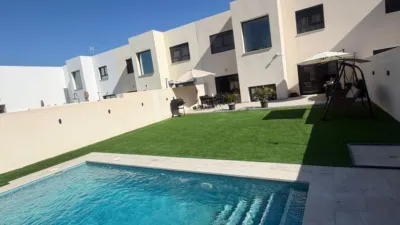 Semi-detached house on Calle Desembarco photo 2