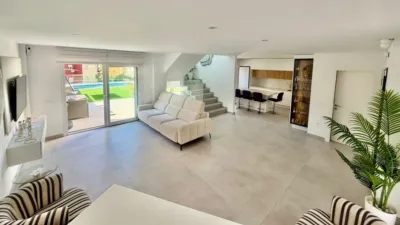 Semi-detached house on Calle Desembarco photo 4