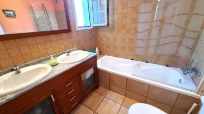 Semi-detached chalet on Artemi Street photo 3