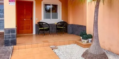 Chalet adosado en calle Cardón photo 3