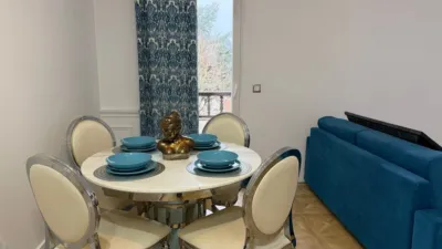 Apartment on Paseo de Menéndez Pelayo photo 8