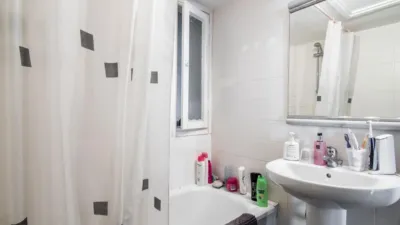 Habitación en alquiler en Sants, Sants (Distrito Sants-Montjuïc. Barcelona Capital) de 600 €<span>/mes</span>