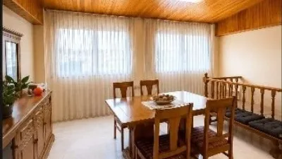 Semi-detached chalet on Calle Santimbia photo 3