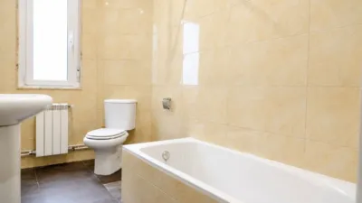 Apartment on Calle de José Posada Herrera photo 8