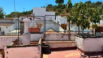 House on Calle Real photo 4