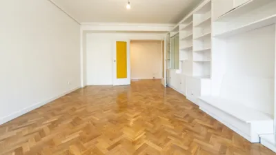 Apartment on Carlos y Guillermo Fernández Shaw Street, 1 photo 16