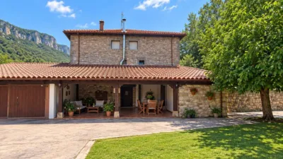 Rustic house on Plaza del Abuelo Street photo 5
