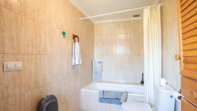 Semi-detached house on Calle de Andelos photo 16