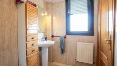 Semi-detached house on Calle de Andelos photo 17
