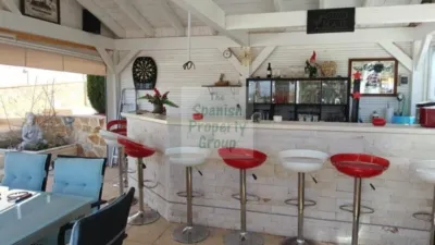Property in Camarillas photo 9