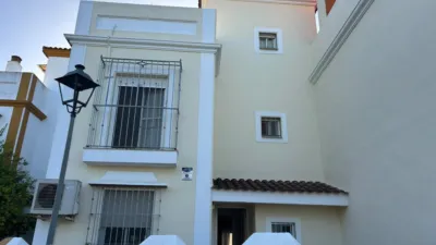 Semi-detached house on Calle Alvarez Quitero photo 27