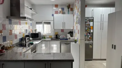 Semi-detached house on Calle Alvarez Quitero photo 5