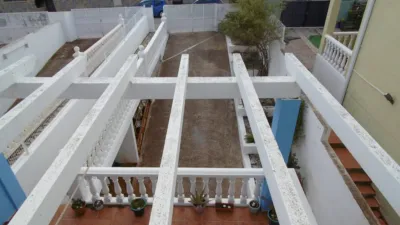 Semi-detached house in Costur photo 16