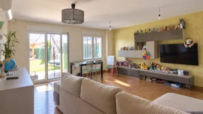 Semi-detached chalet on Calle Reina Juana de Castilla photo 4