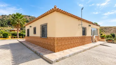 House on Parcela Poligono Street photo 13