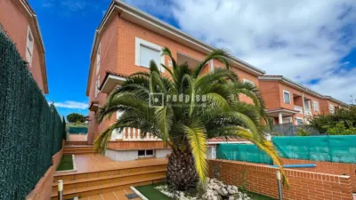Chalet en venta en Avenida de Valdelacea, cerca de Calle del Arroyo del Médico, Castañeras (Arroyomolinos) de 489.000 €