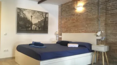 Estudio en alquiler en El Raval - Imagen 9