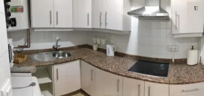 Habitación en alquiler en los Remedios, Los Remedios (Distrito Los Remedios. Sevilla Capital) de 410 €<span>/mes</span>
