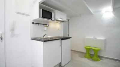 Estudio en alquiler en Zofío - Imagen 4