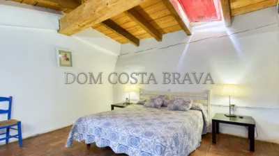 Rustic house on Pla de Tapioles Street photo 27
