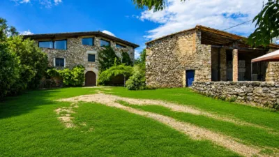 Rustic house on Pla de Tapioles Street photo 6